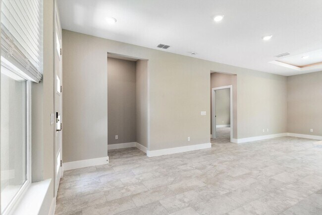 Building Photo - 2354 Littlefield Ln