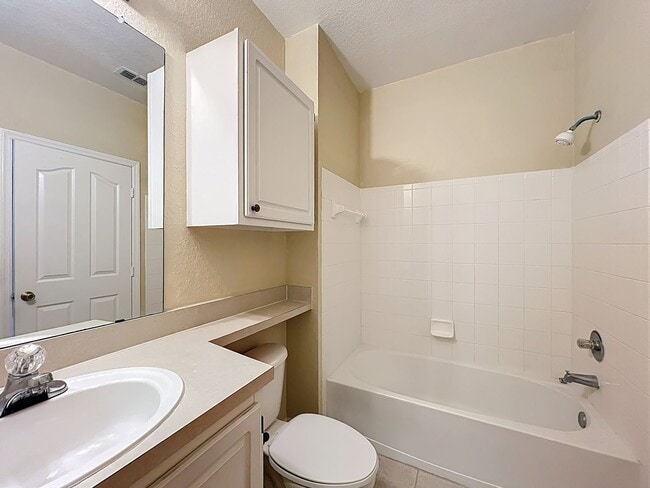 Building Photo - Renovated 2 Bed / 2 Bath Condo in Gated Visconti Condominiums – Maitland