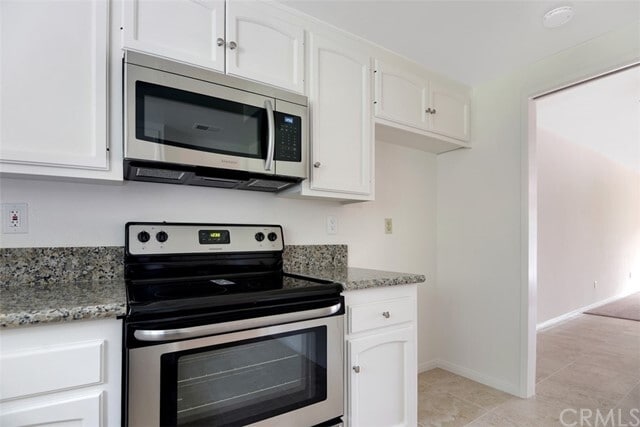 Building Photo - 31618 W Nine Dr