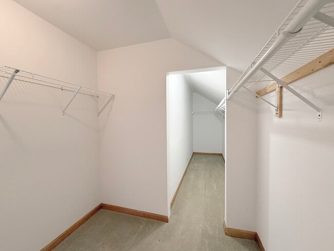 Building Photo - 1278 Knolls Ave S