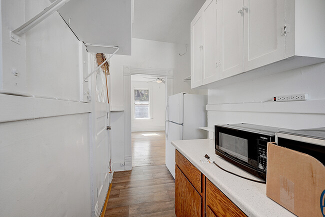 Building Photo - Charming Studio Retreat Near Cheeseman Park