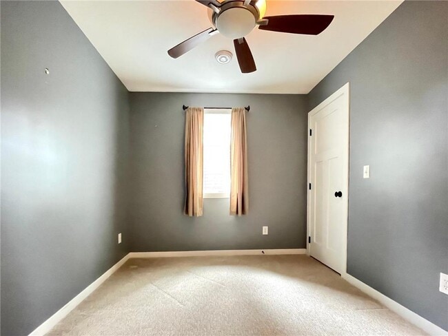 Building Photo - 403 Monroe Ave S