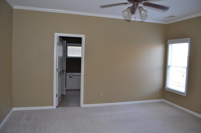 Building Photo - 12242 Stately Oaks Cove