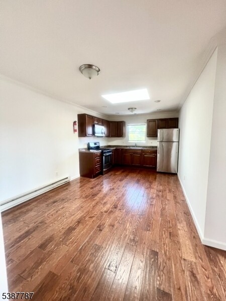 Building Photo - 571 Bloomfield Ave