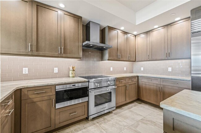 Building Photo - 795 Collany Rd