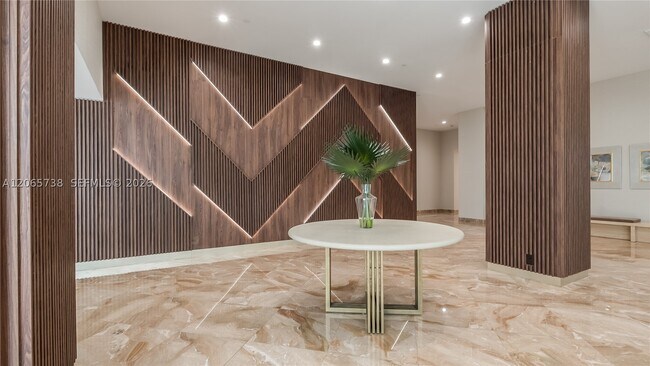 Building Photo - 1370 S Ocean Blvd