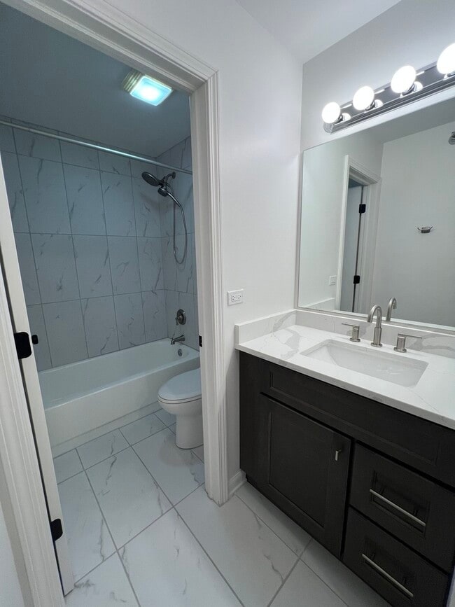 Building Photo - 108 Glengarry Dr