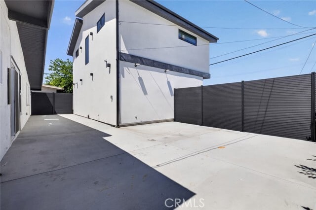 Building Photo - 10806 Paso Robles Ave