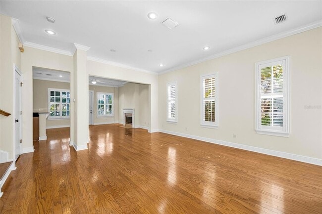 Building Photo - 924 Hemingway Cir