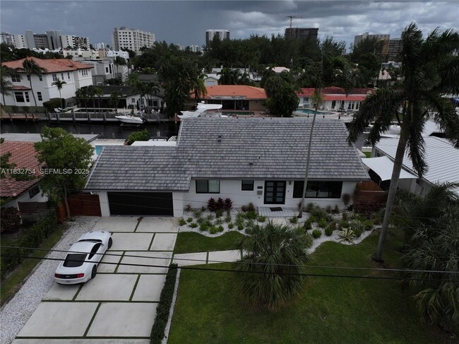 Building Photo - 1240 NE 27th Terrace