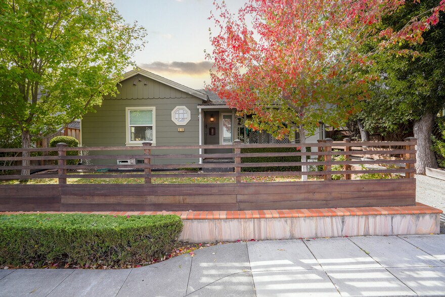 Primary Photo - 610 Topaz St