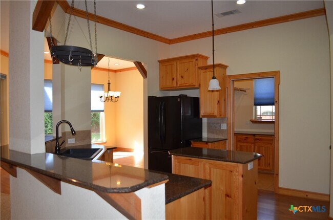 Building Photo - 1804 Iron Jacket Trail