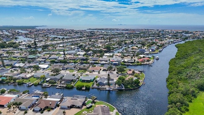 Building Photo - 6531 Santiago Ct