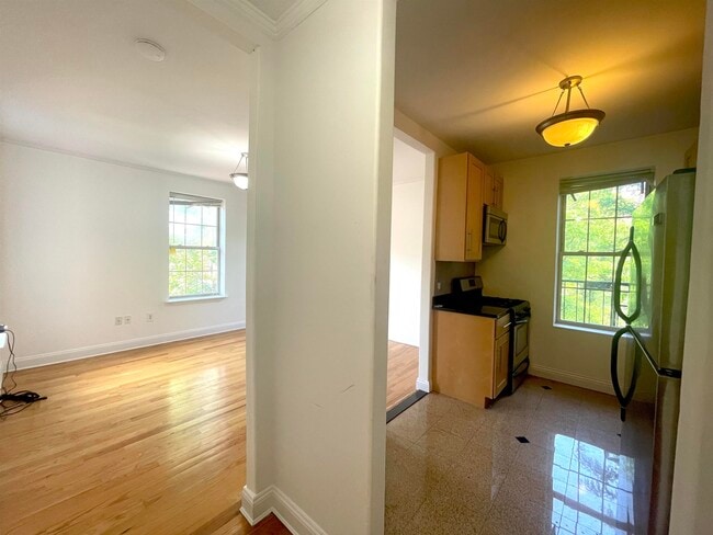 Building Photo - 2677 John F. Kennedy Blvd