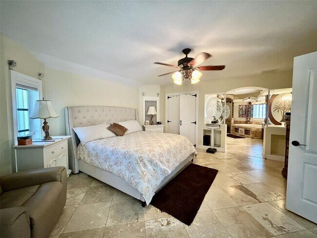 Building Photo - 24508 Saragossa Ln