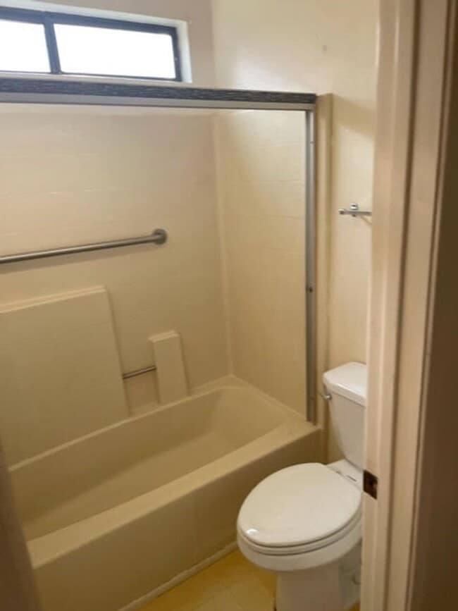Building Photo - Laughlin Bay Village- 2 Bedroom Unit!