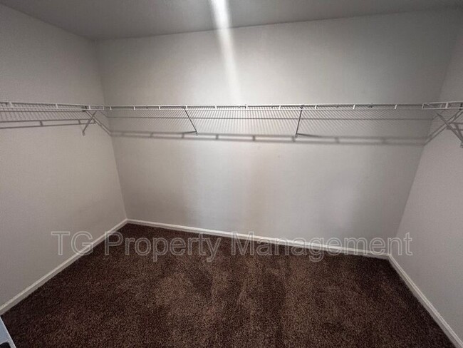 Building Photo - 12571 Russian Olive Rd