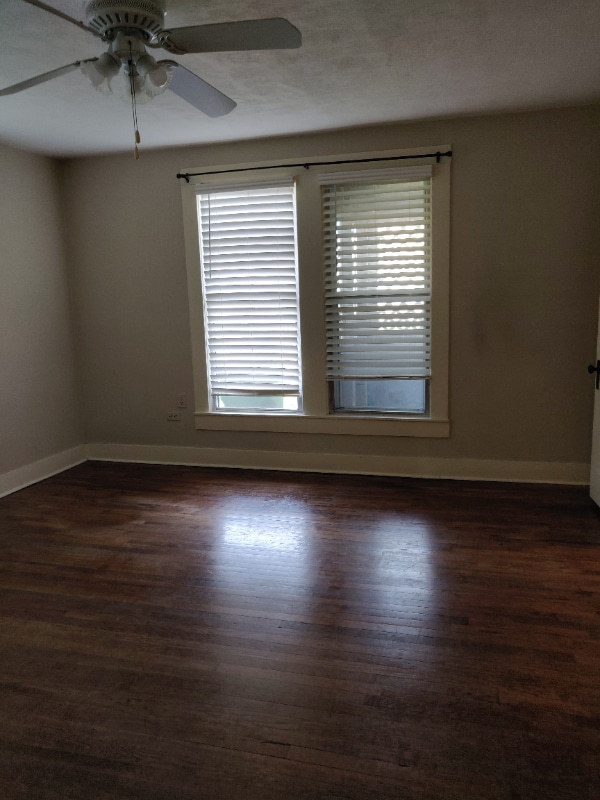 Building Photo - 408 N Elm St
