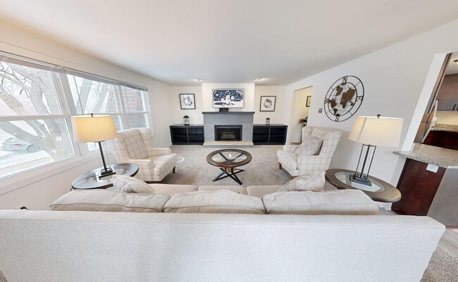 Building Photo - 512 N 10th St