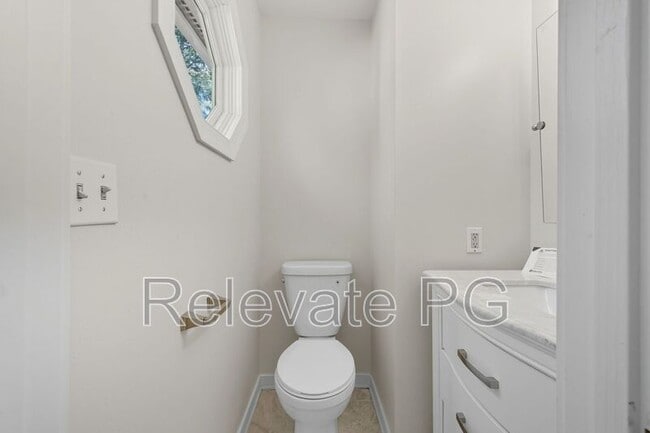 Building Photo - 1704 Clear Springs Cir