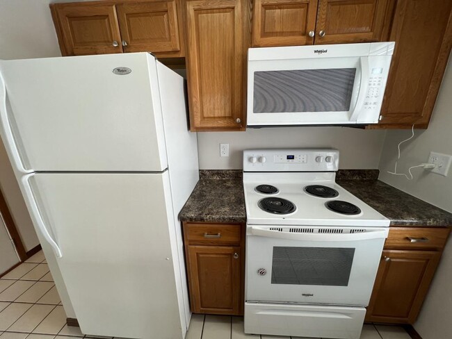 Building Photo - 2210 18th Ave SE