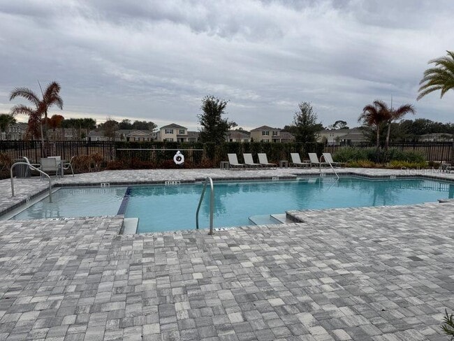 Building Photo - 5350 Hayloft Dr