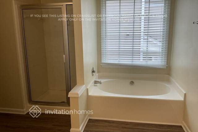 Building Photo - 985 Wenham Ln