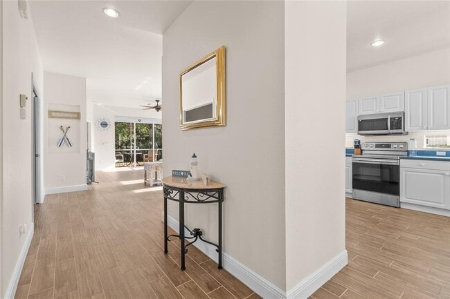 Building Photo - 1937 Scarlett Ave