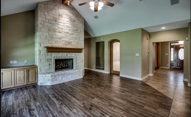 Building Photo - 217 Mecca Dr