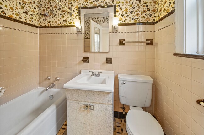 Building Photo - 3006 W Logan Blvd