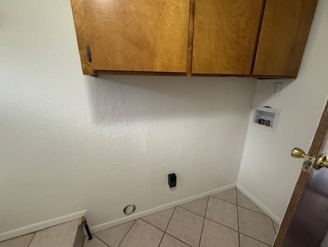 Building Photo - 3 Bedroom 2 Bath Single Wide Mobile - Cont...