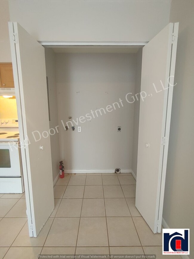 Building Photo - Renovated 2 Bedroom 1 Bath Quadplex-Ocala!