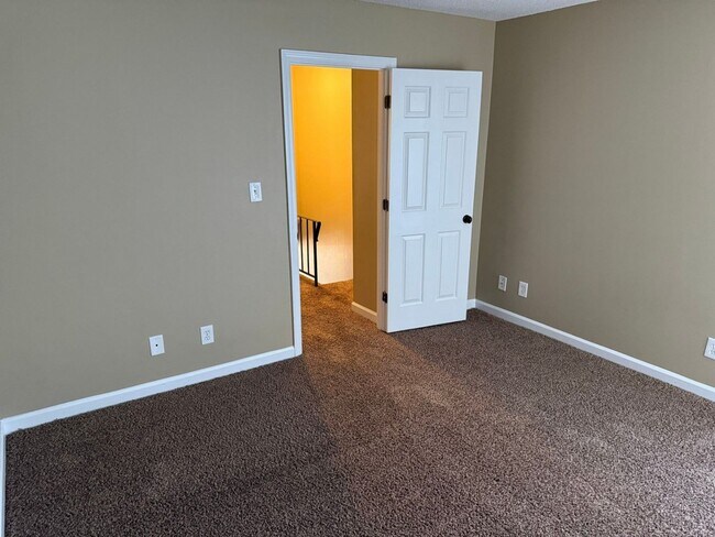 Building Photo - ** Holiday Special ** No rent until January 1st, 2026 plus $100 CASH bonus - Exp. 12/31/25