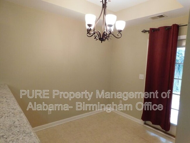 Building Photo - 2755 Southwood Ln