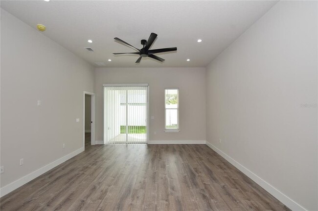 Building Photo - 20 Uniondale Pl