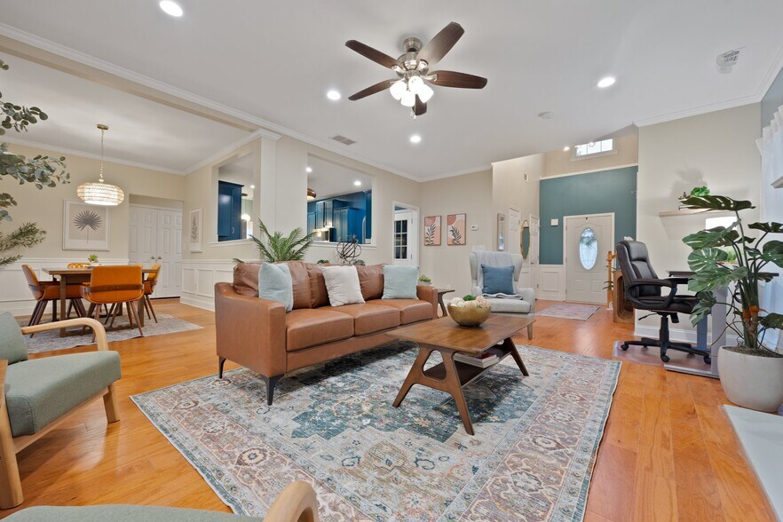 Building Photo - 13581 Weycroft Cir