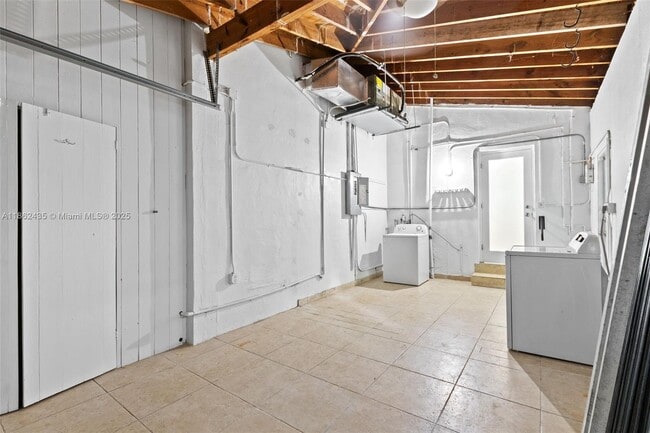 Building Photo - 1422 Milan Ave