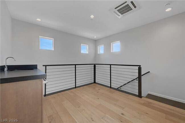 Building Photo - 3348 Esker Rdg Ave