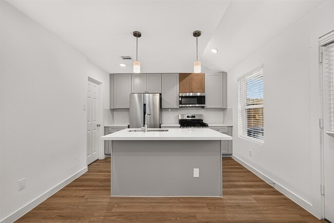 Building Photo - 2714 Discovery Trails Ct