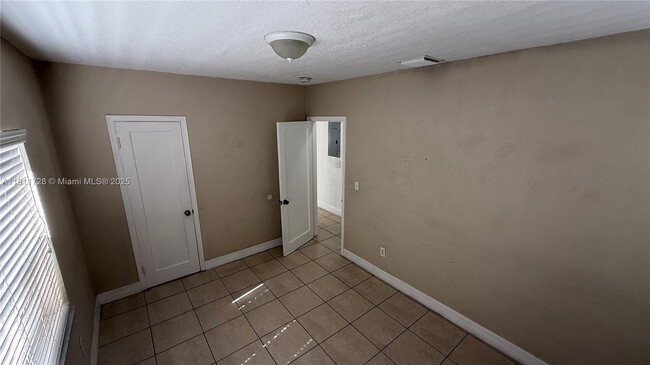 Building Photo - 3211 NW 19th Terrace