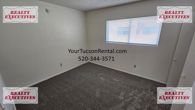 Building Photo - Tanque Verde & Kolb Rd area. 2 bedroom 1 bath Town home