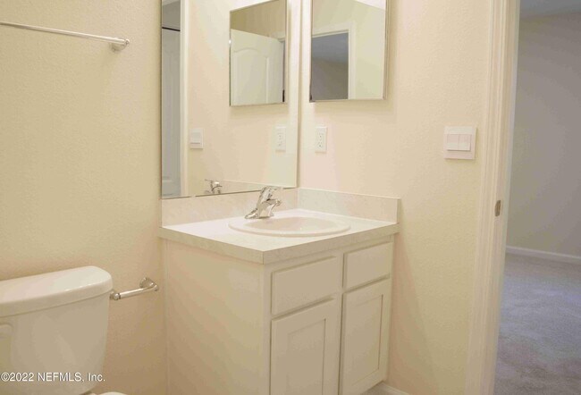 Building Photo - 9543 Star Dr