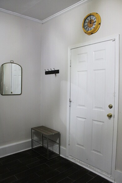 Building Photo - 2529 Napier Ave