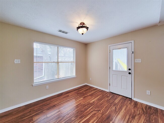 Building Photo - 3014 Millers Oak Ln