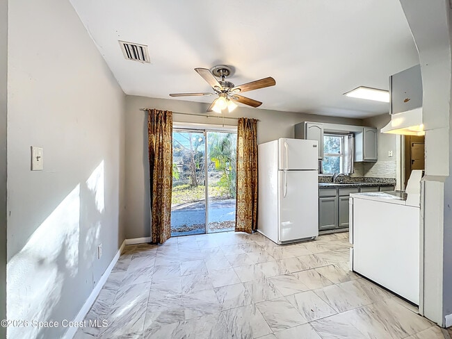 Building Photo - 1509 Bon Air Plaza