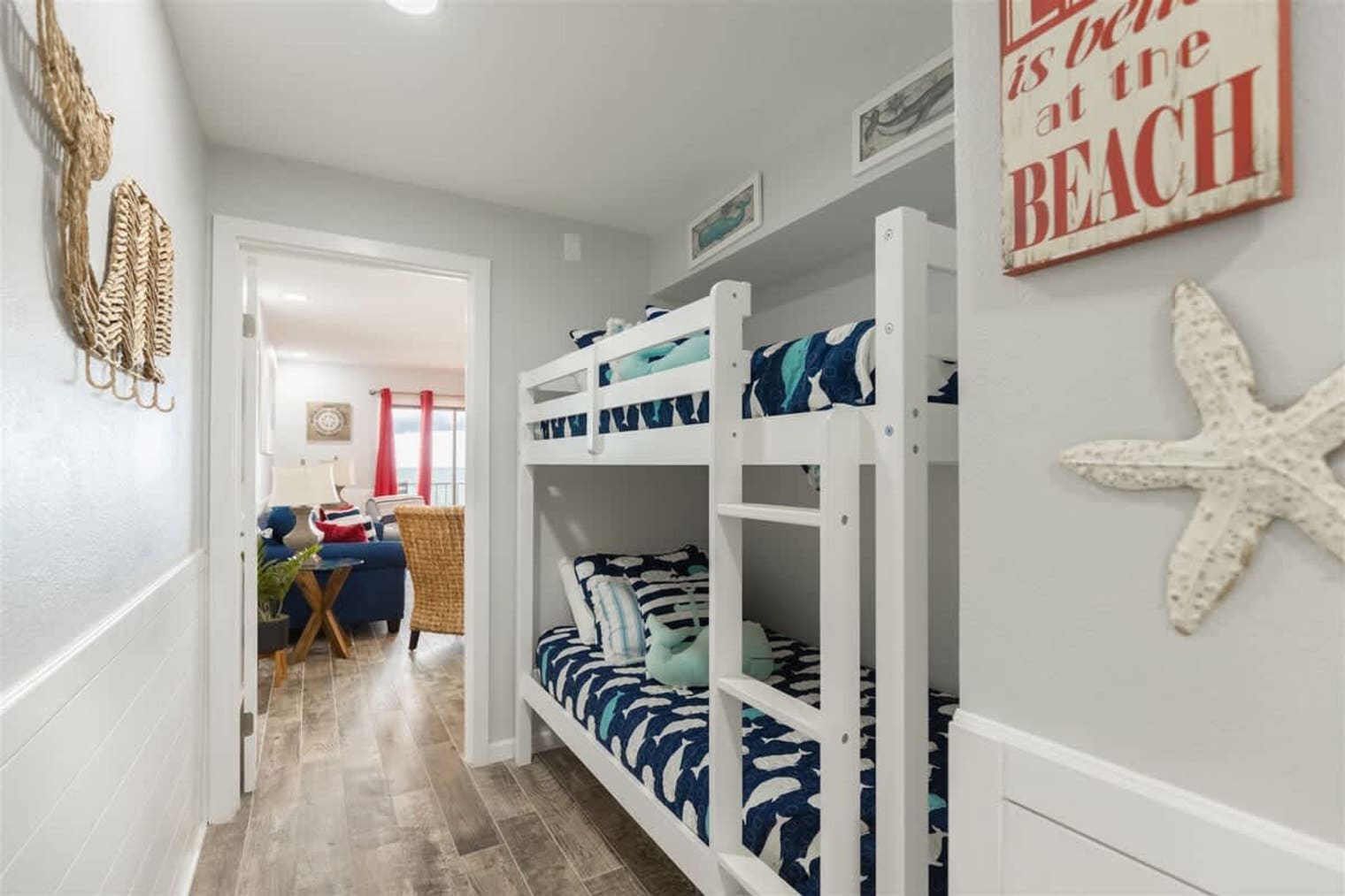 Building Photo - 8743 Thomas Dr