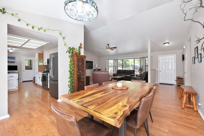 Building Photo - FOR RENT: Cozy Foresthill 3 bedroom 2 bath.