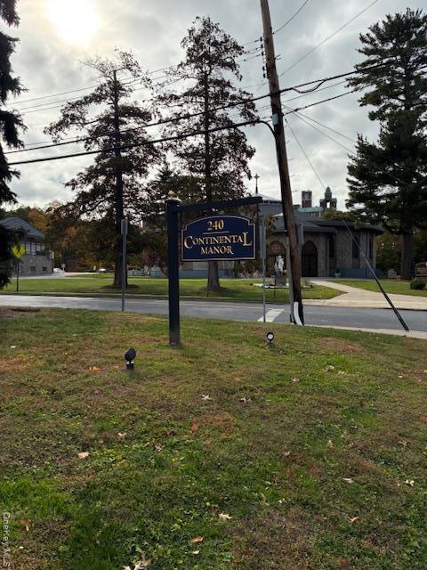 Building Photo - 240 S Broadway