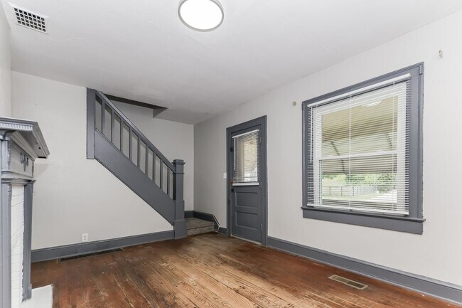 Building Photo - Nice 2 Bed 1 Bath Single Family Home!