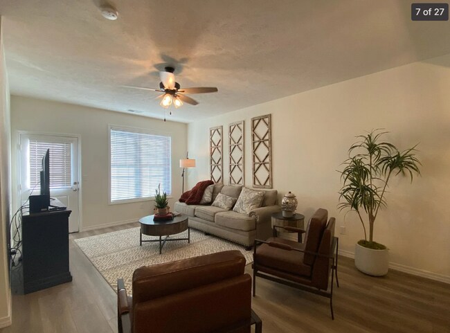 Building Photo - NEW LUXURY 2 BED 2 BATH 1 CAR GARAGE DUPLEX